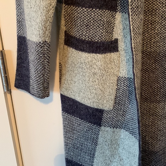 Hooded Cardigan - Picture 2 of 9